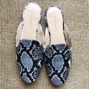 [Banana Republic] Snake Skin Flat Mule -- 8